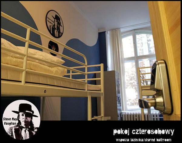 La Guitarra Hostel Poznan Bagian luar foto